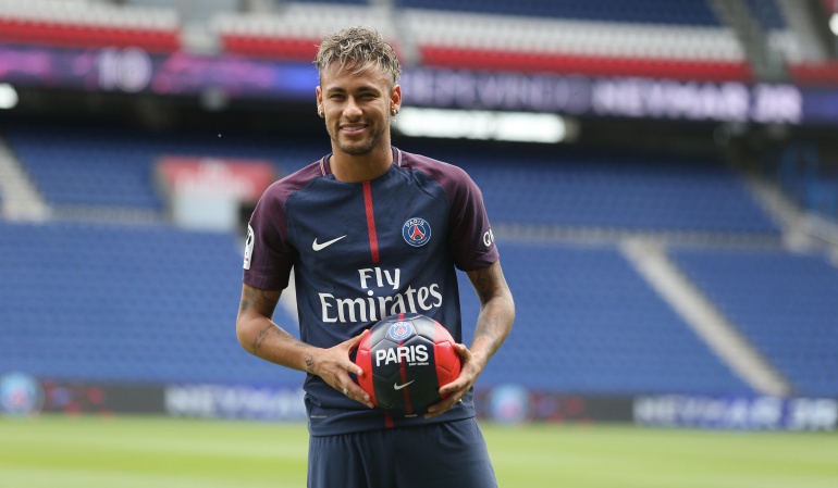 Neymar-PSG: Santos de Brasil pide dinero al Barcelona y el PSG por el fichaje de Neymar