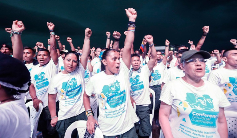 Guerrilleros de las Farc ganarán un millón de pesos de sueldo: Aprueban proyecto que permite a reincorporados de las Farc ser escoltas