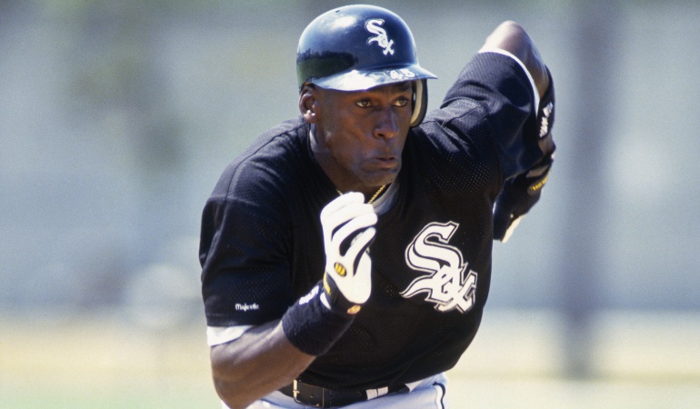 Michael Jordan regresa al béisbol tras comprar a los Marlins de Miami
