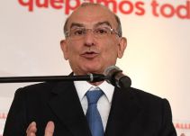 De La Calle se despachó en contra de la reforma política