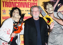 Muere Tobe Hooper, el maestro del cine de terror que dirigió "Poltergeist"