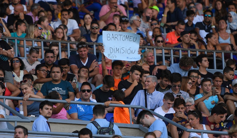 Barcelona Dembelé: Entre silbidos a la dirigencia del Barcelona, fue presentado Dembelé