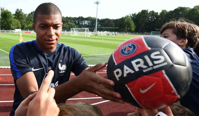 Mbappé PSG: Llegada de Mbappé al PSG "debería hacerse oficial hoy"
