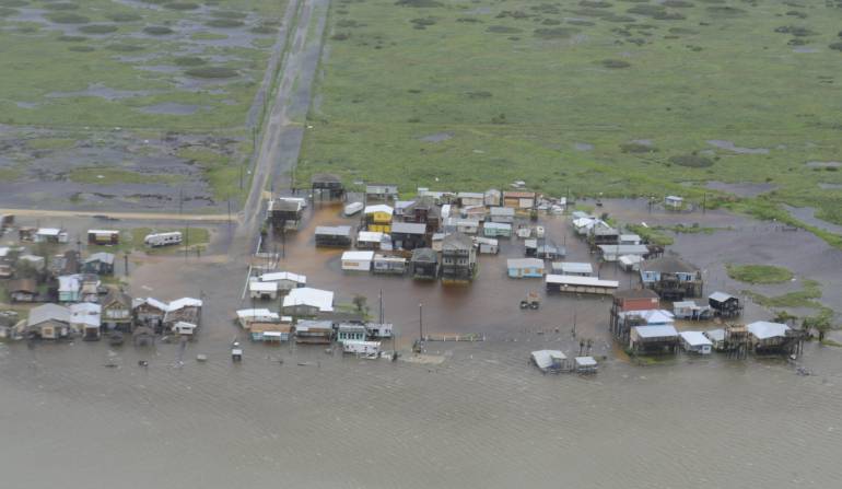 Texas eleva a 16 el saldo provisional de muertes por el huracán Harvey
