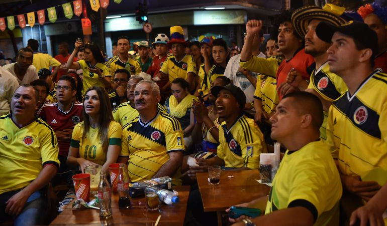 Reunidos viendo el partido