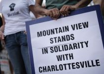 Presentan demanda contra policía de Charlottesville por no frenar a neonazis
