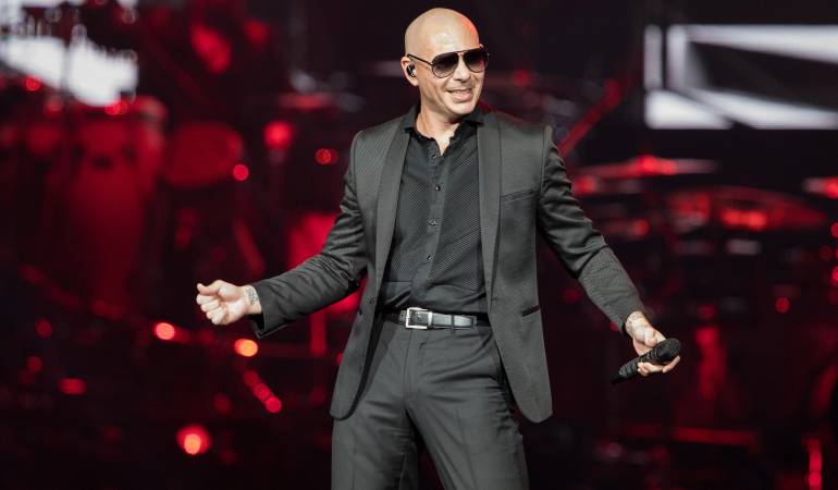 Pitbull: Pitbull incita a los jóvenes a rebelarse contra el "eso no va a pasar"