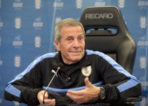 Suárez estará mejor ante Paraguay de lo que estaba contra Argentina: Tabárez