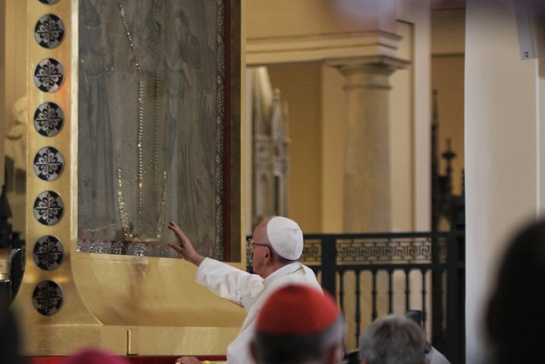 EN VIVO: VISITA DEL PAPA FRANCISCO A COLOMBIA: “Que las dificultades no los opriman, que la violencia no los derrumbe, que el mal no los venza”: papa Francisco EN VIVO: VISITA DEL PAPA FRANCISCO A COLOMBIA: “Que las dificultades no los opriman, que la violencia no los derrumbe, que el mal no los venza”: papa Francisco