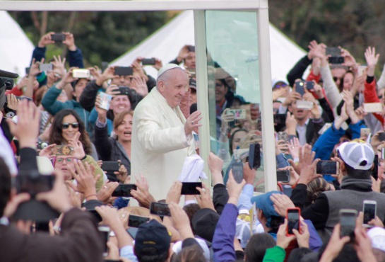 EN VIVO: VISITA DEL PAPA FRANCISCO A COLOMBIA: “Que las dificultades no los opriman, que la violencia no los derrumbe, que el mal no los venza”: papa Francisco EN VIVO: VISITA DEL PAPA FRANCISCO A COLOMBIA: “Que las dificultades no los opriman, que la violencia no los derrumbe, que el mal no los venza”: papa Francisco
