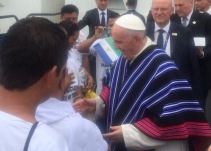 A seguir adelante, les dice el papa Francisco a damnificados de Mocoa