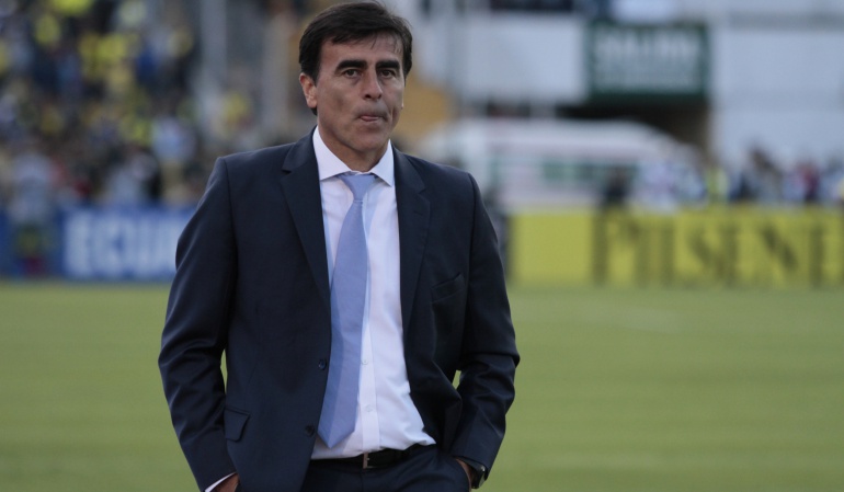 Gustavo Quinteros: Federación ecuatoriana está a la espera de que Quinteros renuncie a la Selección