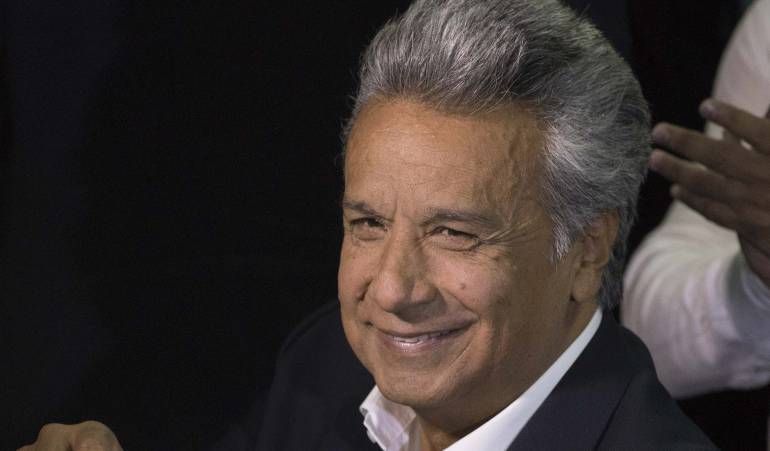 Denuncian espionaje en presidencia de ecuador: El presidente de Ecuador denuncia hallazgo de cámara oculta en su despacho