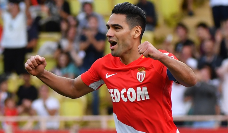 Falcao Garcia: Falcao García fue escogido como el jugador del mes de agosto en Francia