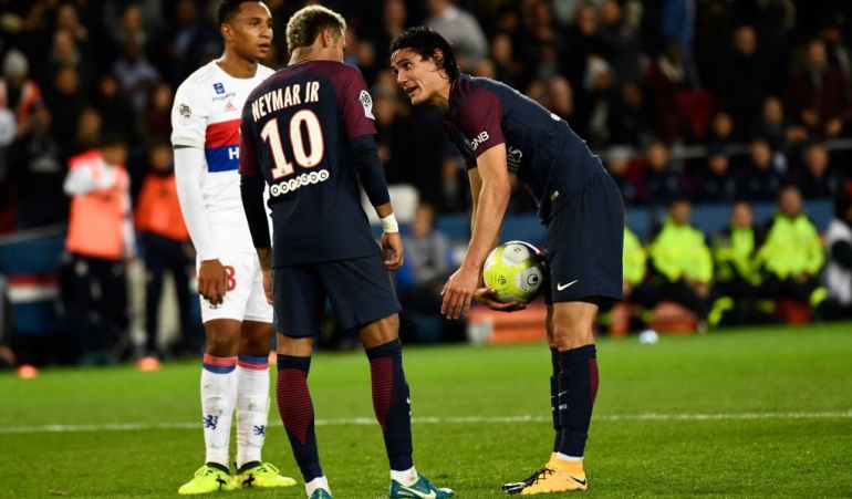 Neymar y Cavani, a punto de llegar a las manos en el vestuario del PSG
