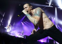 Linkin Park vuelve al escenario para rendir homenaje a Chester Bennington