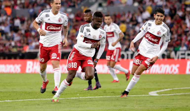 Aviles Hurtado nominado premio Puskas: Gol de chilena de Aviles Hurtado, nominado al premio Puskas