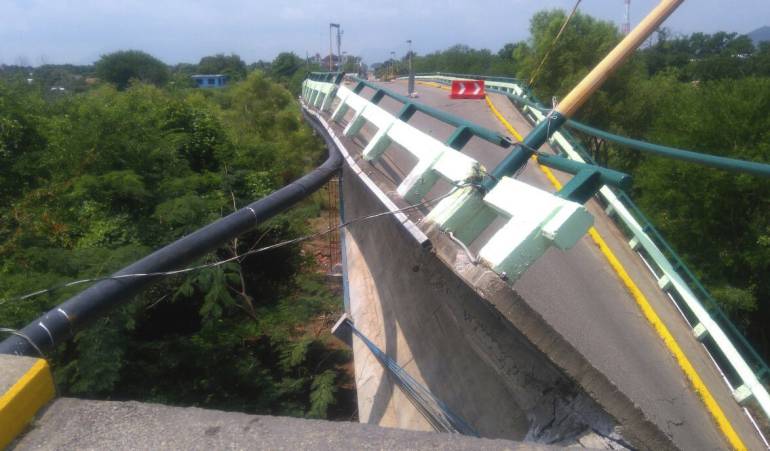 MÉXICO TERREMOTO: Nuevo sismo colapsa puente dañado por terremoto de 7 de septiembre en México