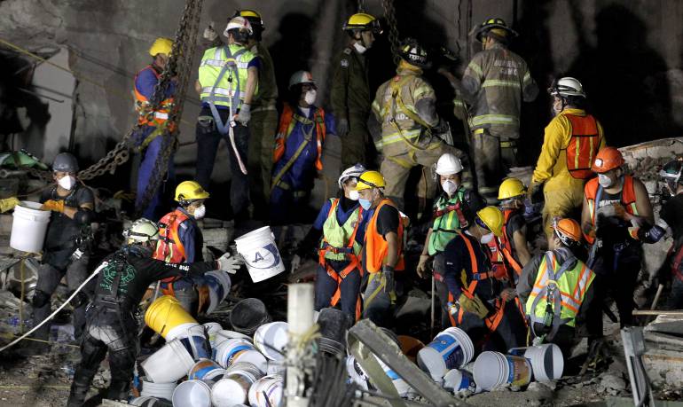 Terremoto méxico: Sube a 326 el número de muertos por terremoto en México