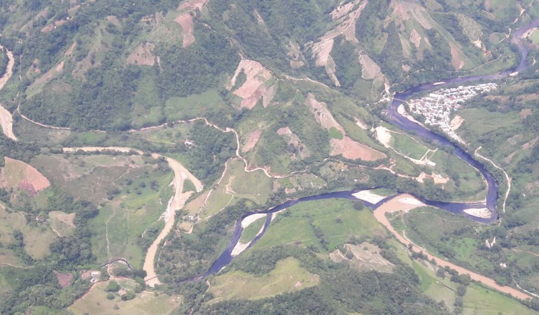Múltiple atentado al oleducto Caño Limón Coveñas