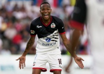 Vuelve y juega: Luis Quiñones, despedido del Lobos de México