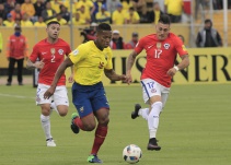 Chile y Ecuador se juegan la última carta para clasificar al Mundial