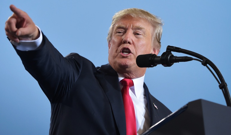 Prensa en Estados Unidos: Trump sugiere penalizar a cadenas de televisión para evitar "noticias falsas"