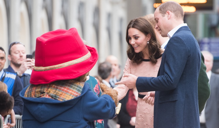 Baile de la duquesa de Cambridge: La duquesa de Cambridge literalmente pasó un oso