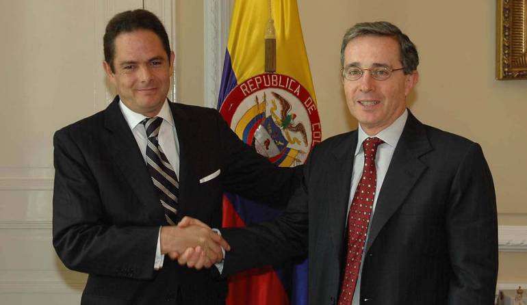 Alvaro Uribe y German Vargas Lleras: En frases: Uribe y Vargas tan cerca y tan lejos