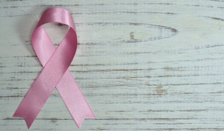 #DiaContraElCancerDeMama: En #ModoRosa contra el cáncer de mama