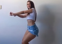 Brasileña baila twerking y enciende las redes sociales