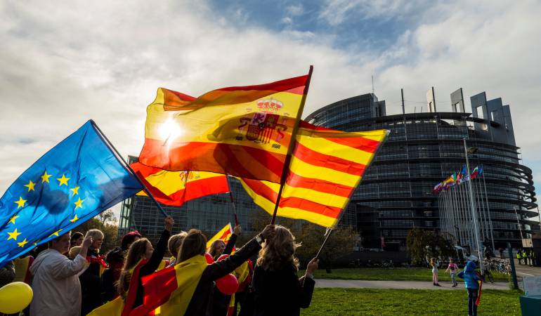 España independencia justicia: La Justicia española suspende la declaración de independencia de Cataluña