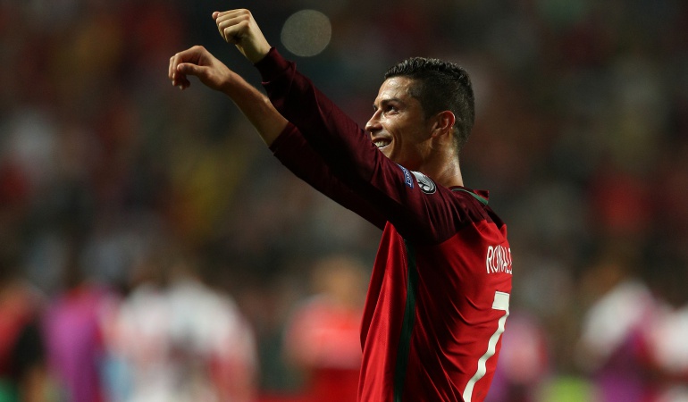 Cristiano Ronaldo: Cristiano recibió el premio a mejor goleador del 2016 según la IFFHS
