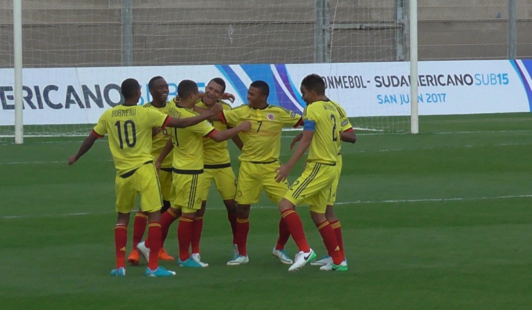 Colombia 3-2 Argentina Alegría Sudamericano Sub-15: Con 'Alegría', Colombia vence a Paraguay y recupera terreno en el Sudamericano Sub-15