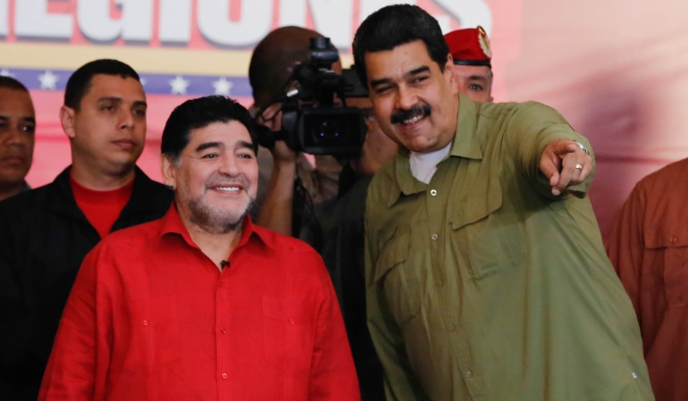 Maradona Nicolás Maduro: Todos somos soldados de Nicolás Maduro: Maradona