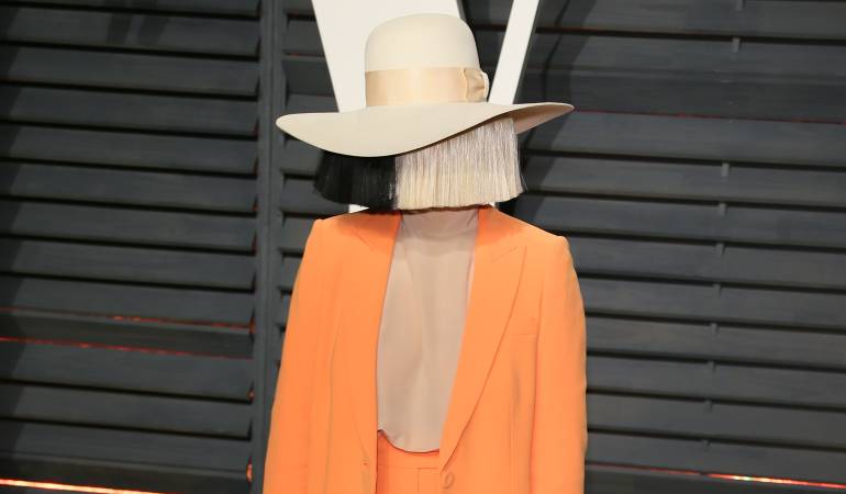 Sia.