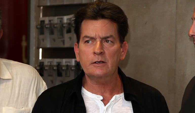 Acusan a Charlie Sheen de violación: Charlie Sheen responde a acusación de violación