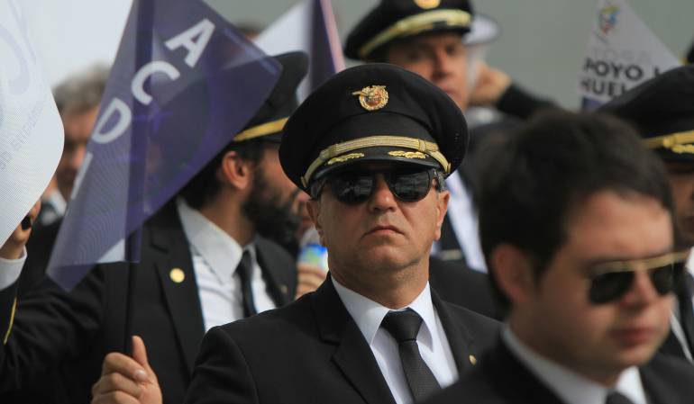 pilotos levantan el paro: Se levanta el paro de pilotos de Acdac