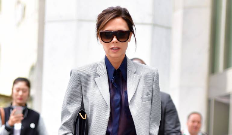 Victoria Beckham sorprende a sus seguidores vestida de pavo