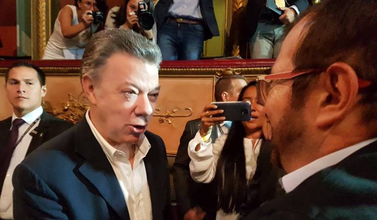 “No nos va a quedar grande construir la paz” Santos