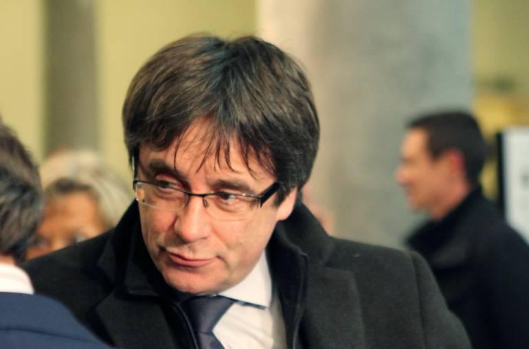 Juez define hoy el futuro del expresidente Puigdemont