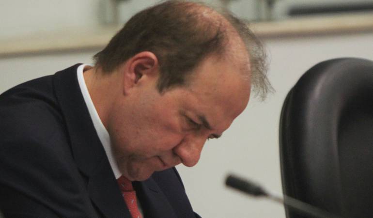 Niegan recusaciones contra magistrado investigado Leonidas Bustos: Comisión de Acusación negó recusaciones presentadas por Leonidas Bustos