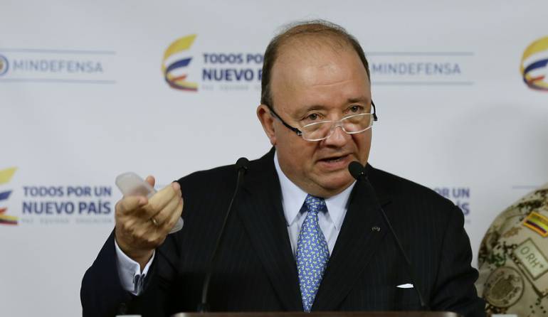 Luis Carlos Villegas MinDefensa Completamos la meta de erradicar 50.000 hectáreas de cultivos ilícitos MinDefensa