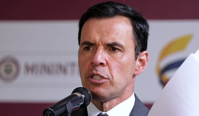 Gobierno busca estrategias para defender vida de defensores de DDHH y líderes sociales: Gobierno expedirá dos decretos para mejorar la protección a líderes sociales en el país