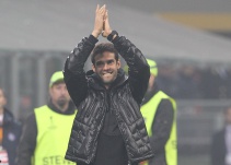 Kaká deja el fútbol a los 35 años