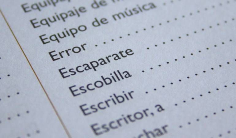 "Bitcóin", "noticias falsas" y "trans" entre las candidatas a palabra del año