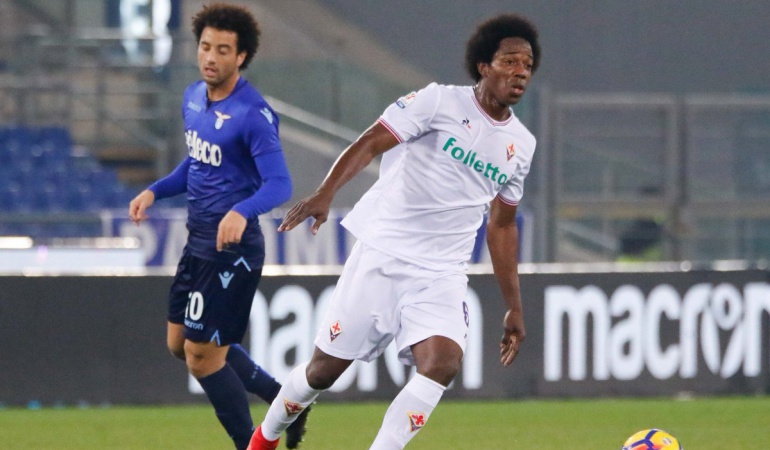 Futbolistas colombianos: Carlos Sánchez jugó los 90 minutos en la derrota de la Fiorentina