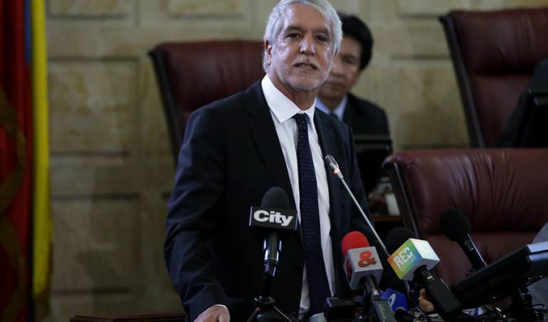 Peñalosa Bogotá: "Peñalosa debe descartar a cualquier oferente cuestionado": congresistas