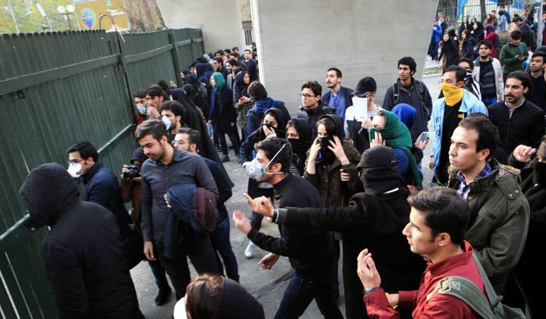 IRÁN PROTESTAS: Manifestaciones en contra del gobierno Iraní dejan dos muertos