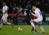 Dávinson Sánchez y Tottenham inician con victoria el 2018